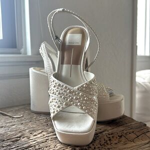 Dolce Vita - Wessi Pearl 7.5 (color: Vanilla)